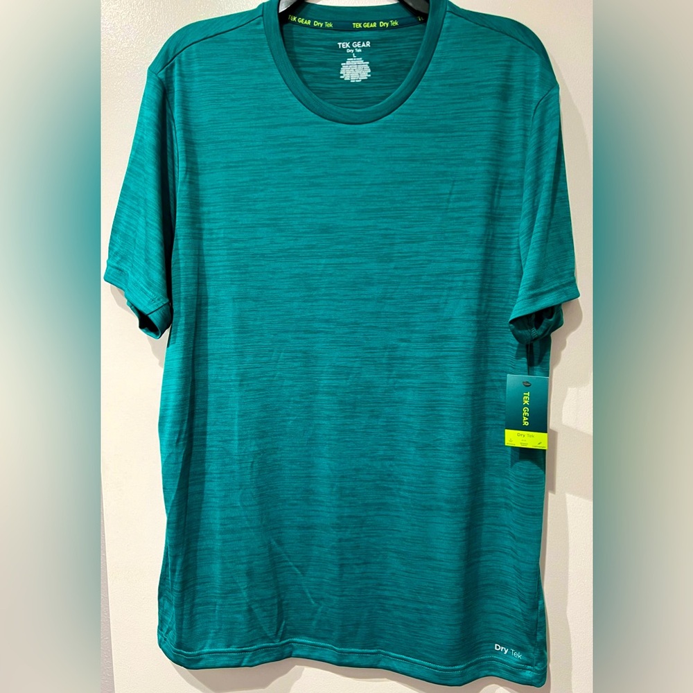 TEK GEAR short sleeve shirt DRY TEK. Men’s Large Green. Brand new with tags.